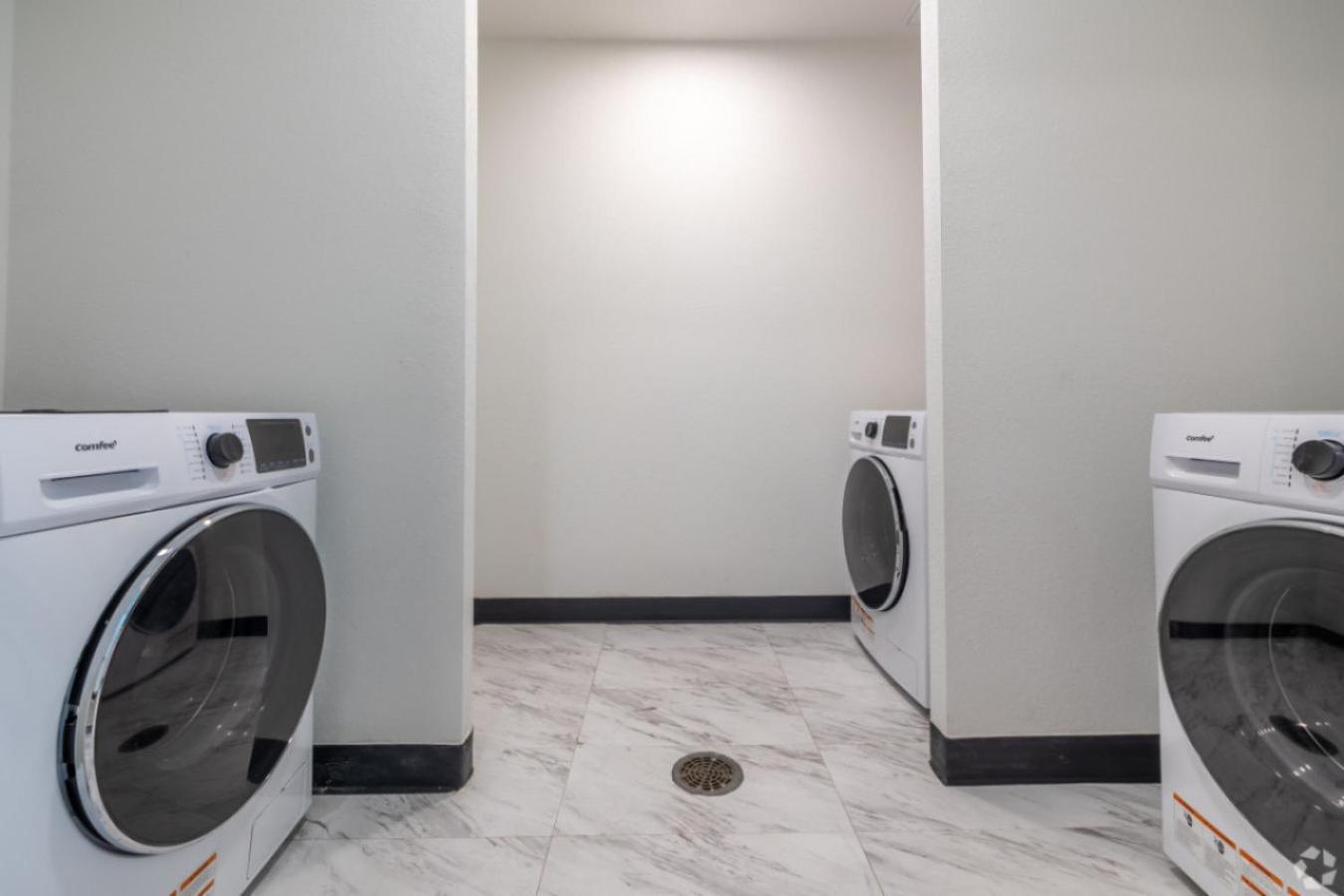 Reese Tower Aparthotel Тълса Екстериор снимка